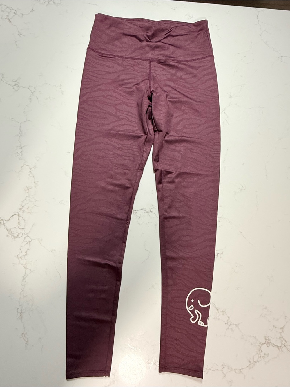 ivory ella Kids' Plum Leggings with Elephant Graphic